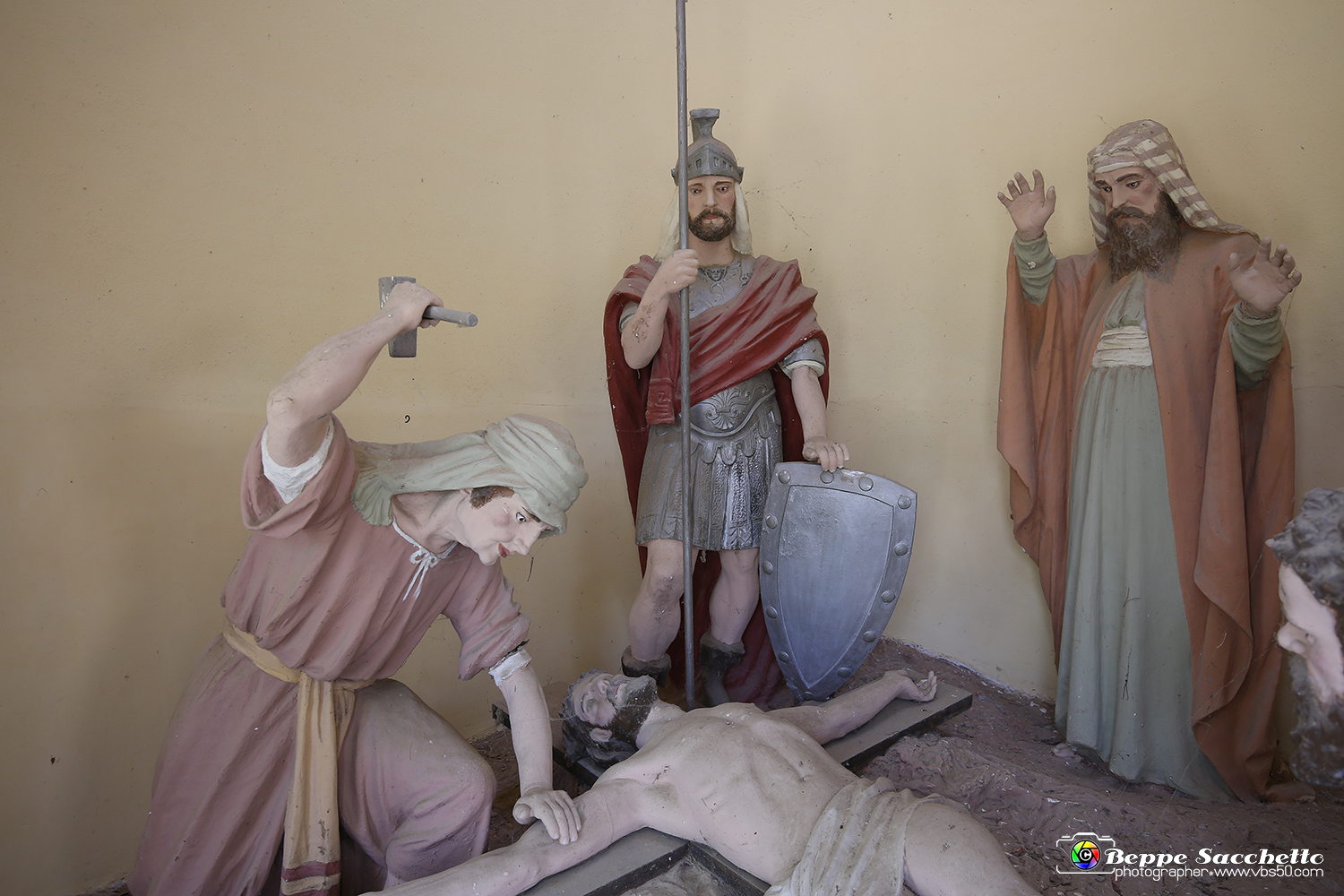 VBS_6753 - I Piloni della Via Crucis del Sacro Monte di Montà d'Alba.jpg